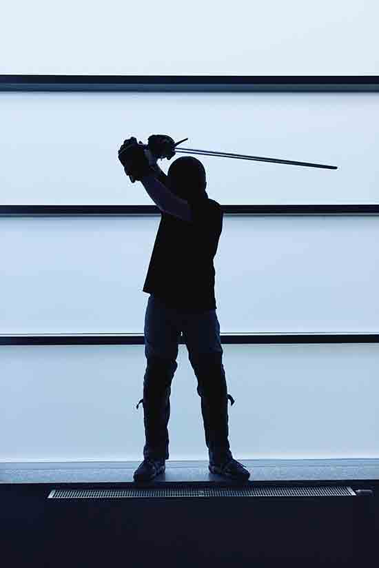 Boris Kalesse beim Schwertkampftraining (Foto)